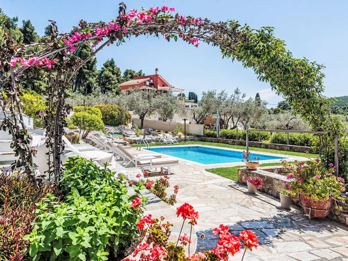 Villa Pine Trees bei Kardous, Skopelos Privater Pool in Sporadi