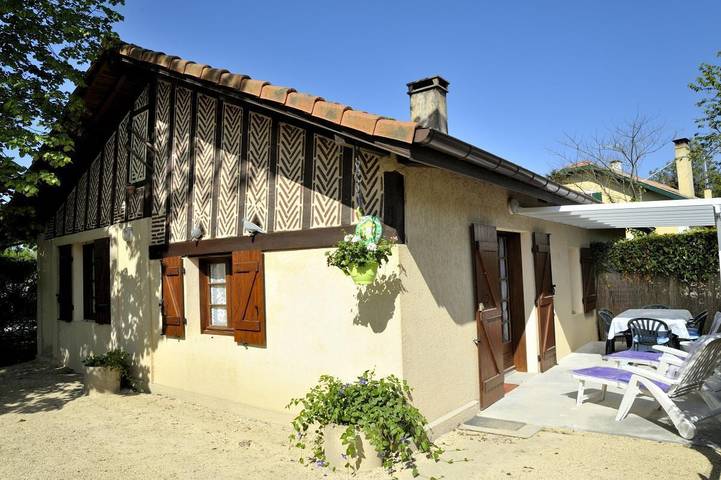 Maison de vacances pour 5 personnes, avec Terrasse ainsi que Jardin et Vue à Soustons