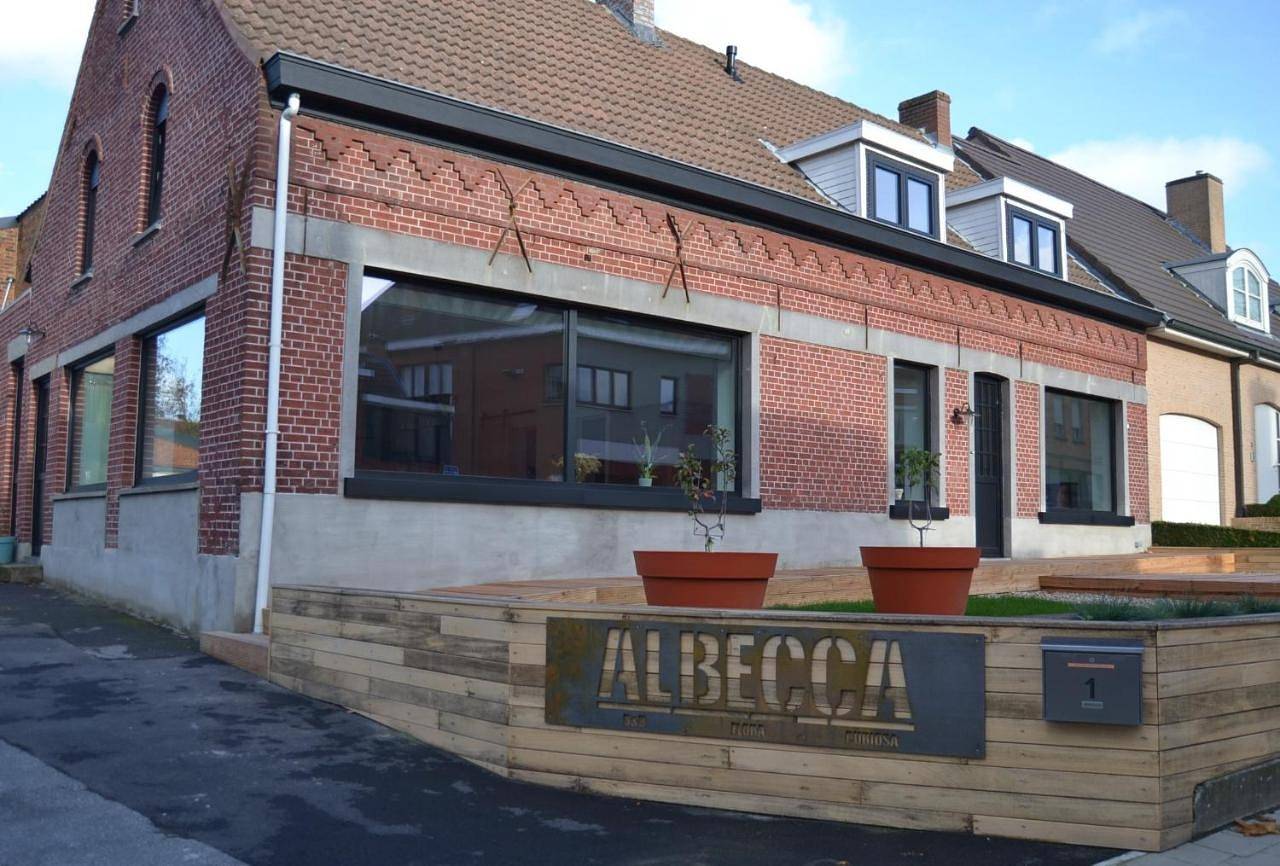 Albecca in Courtrai, Flandre-Occidentale