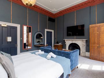 Glamping for 2 People in Bath, The Cotswolds, Photo 1