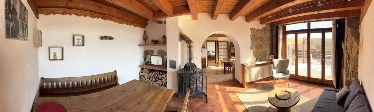 Location de vacances pour 8 personnes, avec vue et jardin, animaux acceptés à Vaulx - 3