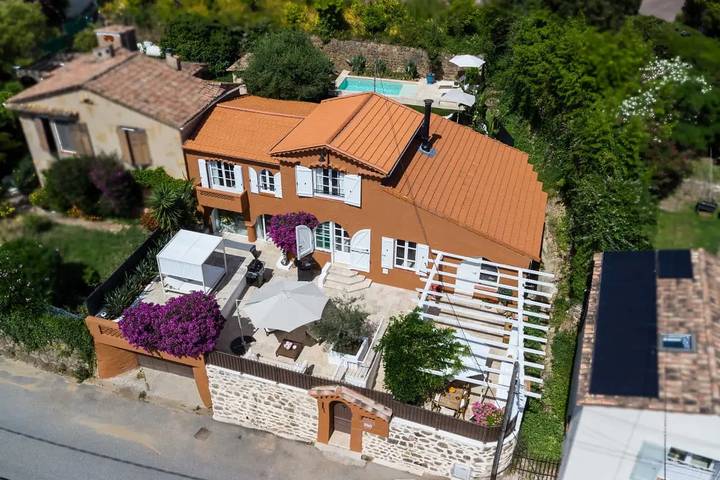 Villa pour 8 personnes, avec piscine et vue à Vallauris