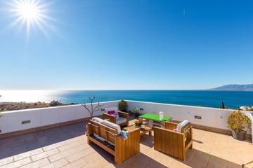 Villa for 8 People in El Candado, Malaga, Photo 1