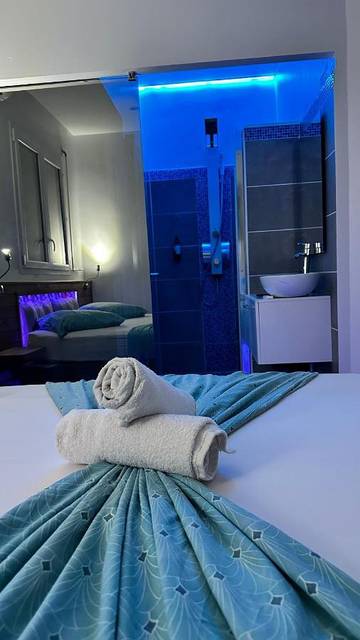 Maison d’hôte pour 5 personnes, avec sauna et piscine ainsi que jardin et vue dans Basse-Terre (homonymie)