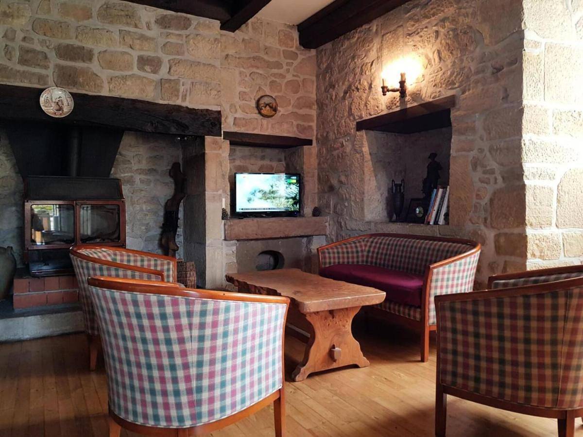 Appartement entier, Gîte de France Le petit colibri 2 épis - Gîte de France 4 personnes Mae-9964 in Saint-Robert, Région de Brive-la-Gaillarde