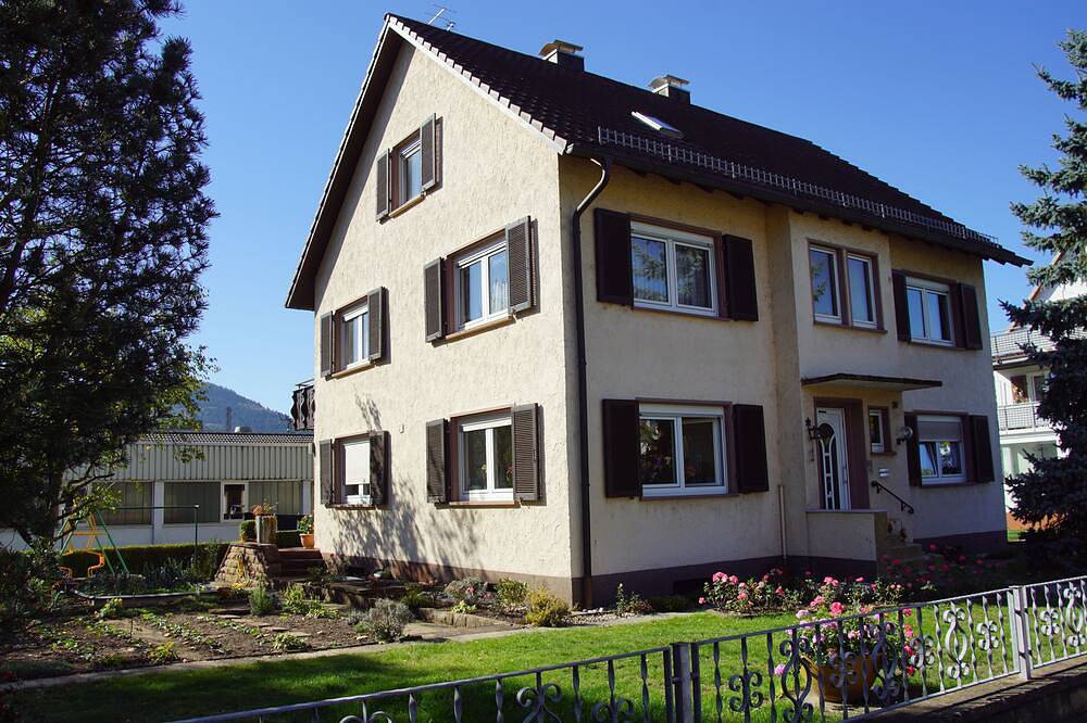 Ganze Wohnung, Gemütliche Ferienwohnung mit Balkon, 65qm, 2 Schlafzimmer bis max. 4 Personen in Biberach, Kinzigtal