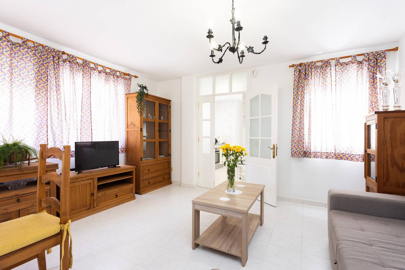 Apartamento entero, Apartamento de vacaciones 'Apartamento Plaza Roja' con vistas al mar, balcón y Wi-Fi in Playa el Médano, Granadilla de Abona