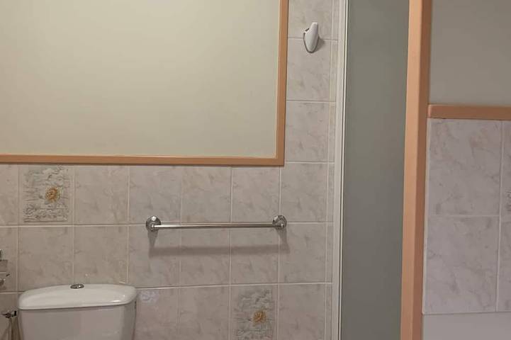 Ganze Wohnung, Chironne-Apartment-Apartment-Ensuite mit Dusche-Gartenblick in Die, Parc naturel régional du Vercors