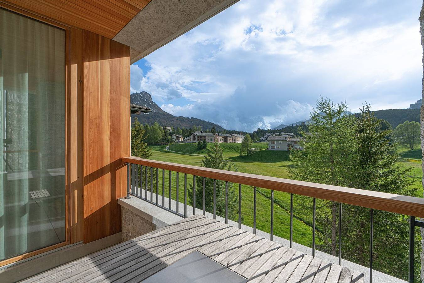 Ganze Wohnung, Chesa Piol – Stilvolle Wohnung mit Wellness & Panorama in Bregaglia, Sankt Moritz