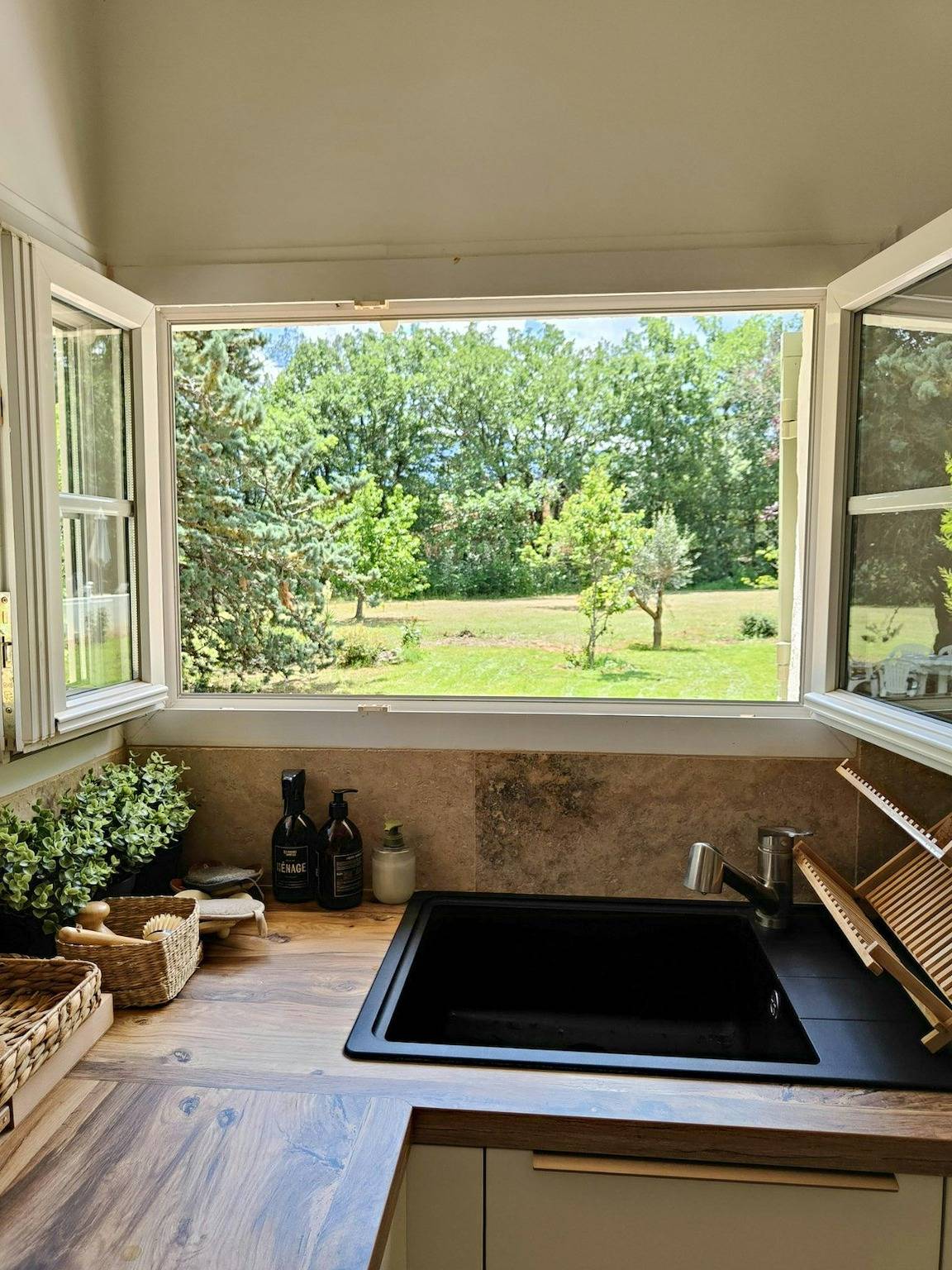 Villa auf einem Hektar schattigem Grundstück in der Provence Verte in Nans-les-Pins, Brignoles Region