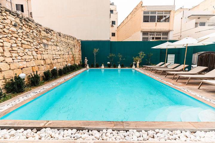 Maison d’hôte pour 2 personnes, avec terrasse ainsi que piscine et jardin à San Giljan - 2
