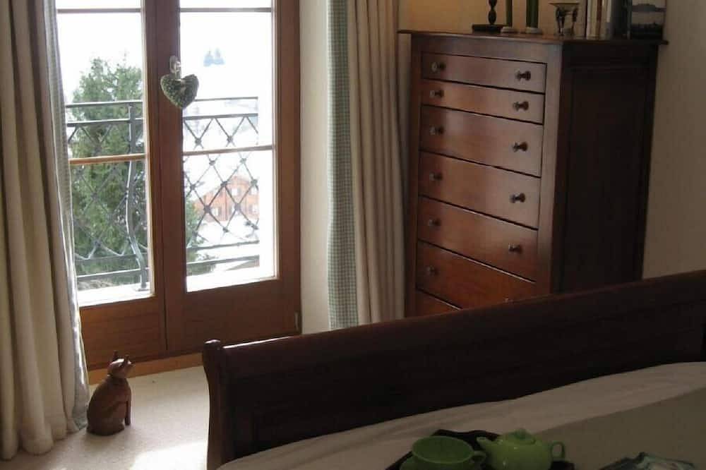 Ganze Wohnung, Luxus-Bergapartment mit warmen Indoor-Pool, Sauna & Fitnessraum in Château-d' Oex, Westalpen