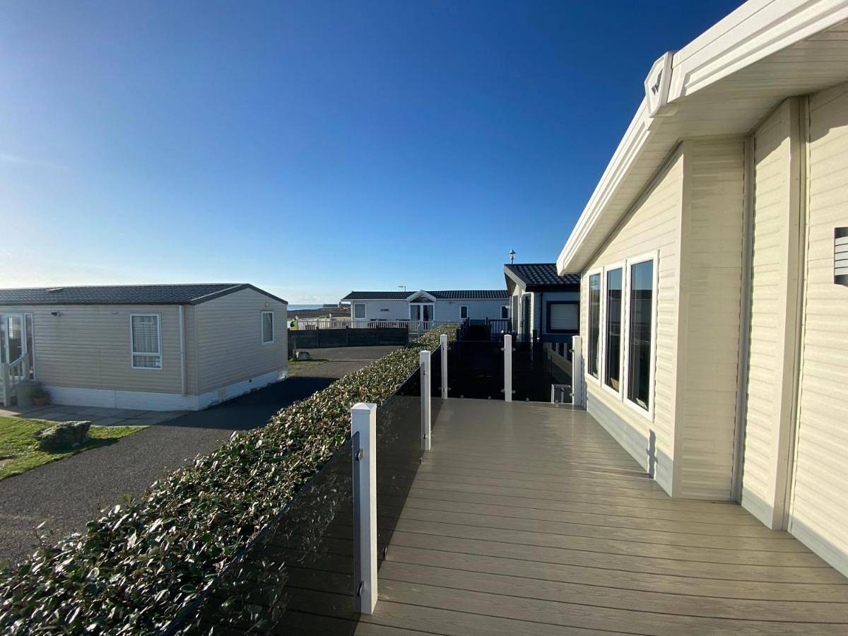 Entire apartment, Sea view 3 bedroom Lodge in Porthcawl, Bridgend region