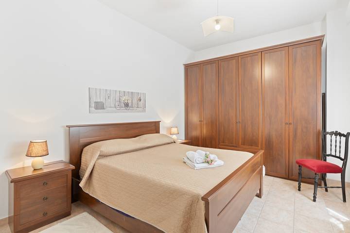 Holiday Home 'Mari E Monti' with Sea View, Wi-Fi and Air Conditioning in Scano di Montiferro, Sardinien
