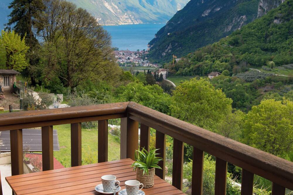 Ganze Wohnung, San Lorenzo Apartment Tenno in Tenno, Gardasee-Berge