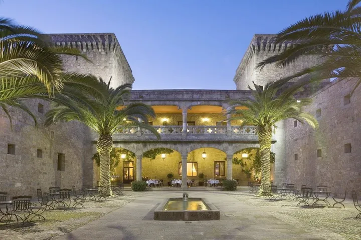 Hôtel pour 10 personnes, avec terrasse et jardin - 1