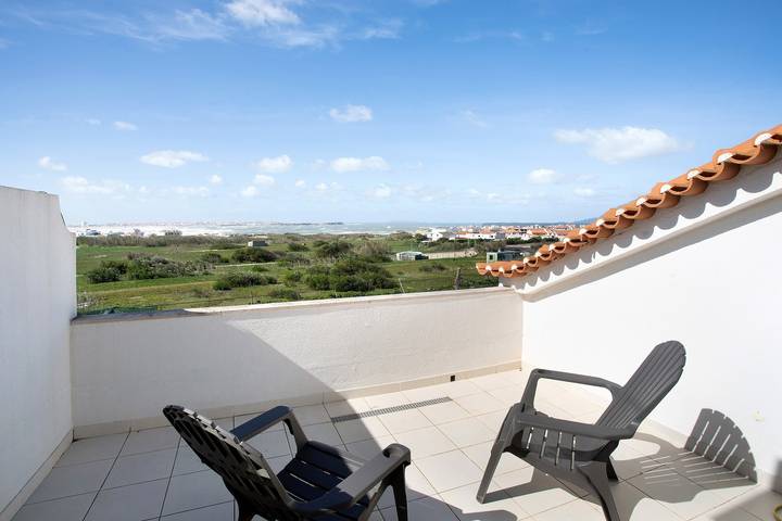 Ganze Wohnung, Charmantes Ferienhaus in der Barardo-Straße in Baleal, Leiria District