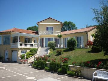 Chambre d’hôte pour 2 personnes, avec jardin en Haute-Loire