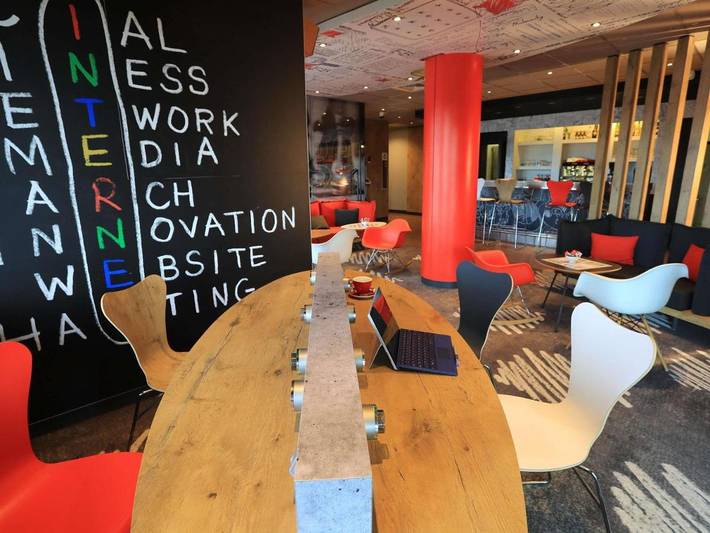 Hôtel pour 2 personnes, avec terrasse à Aurillac - 2