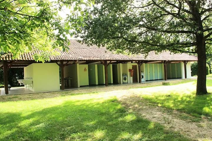 Mobil home pour 6 personnes, avec terrasse ainsi que piscine et vue dans Doué-en-Anjou - 4