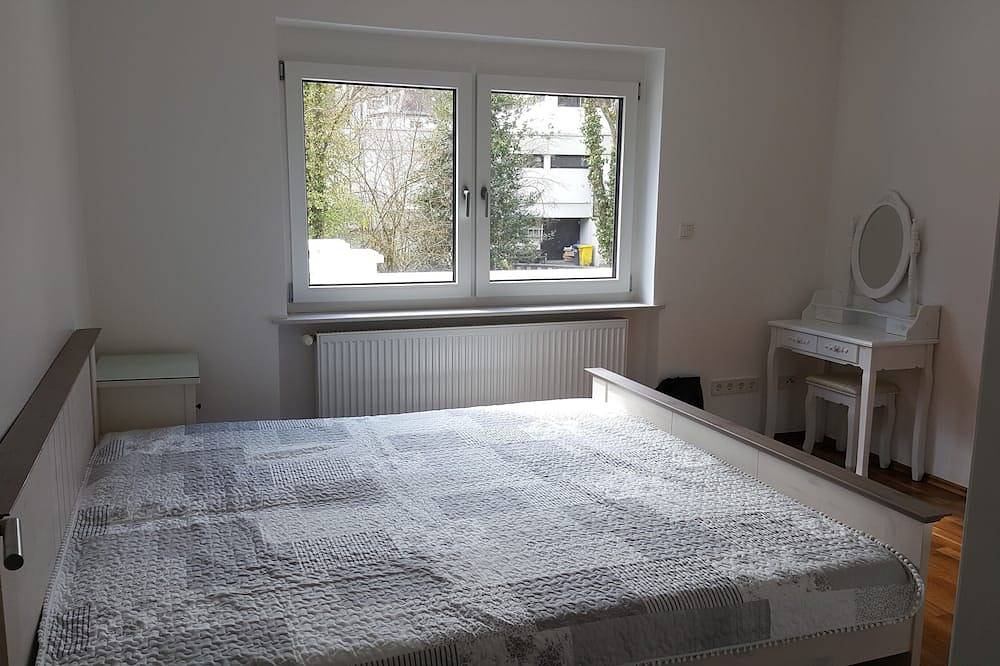 Ganze Wohnung, Neu eingerichtete Familienfreundliche Ferienwohnung in Heidelberg-Ziegelhausen, in Ziegelhausen (Heidelberg), Heidelberg