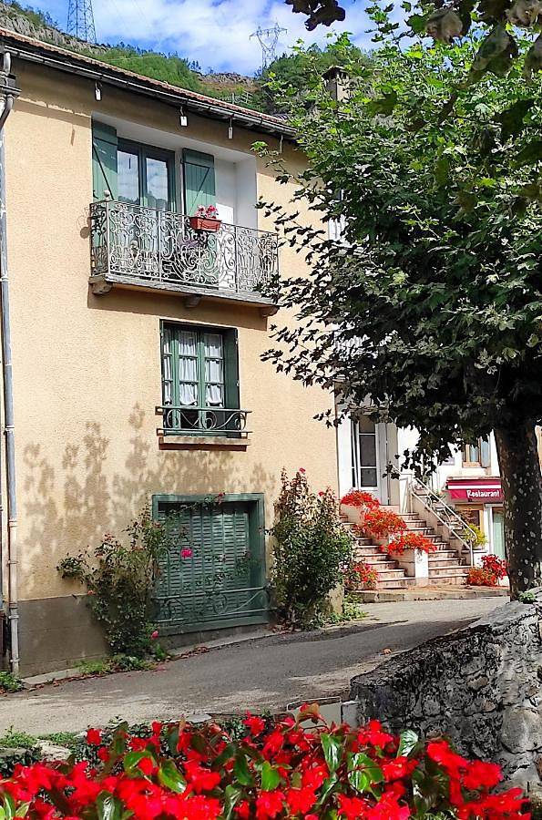 Location de vacances pour 6 personnes, avec vue et balcon à Auzat - 3