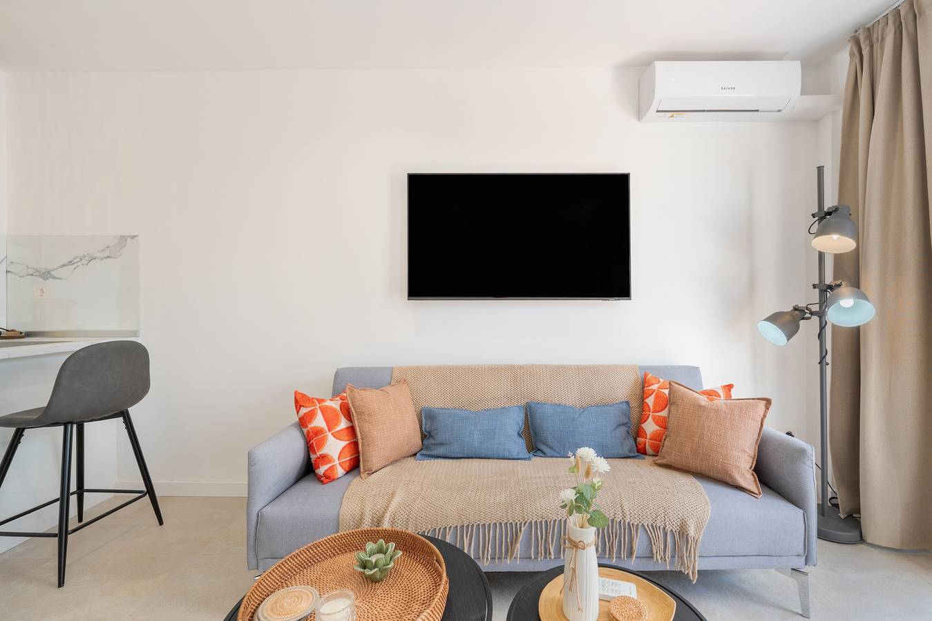 Gehele studio, Appartement 'En Elviria' met gemeenschappelijk zwembad, Wi-Fi en airconditioning in Marbella Oost, Marbella