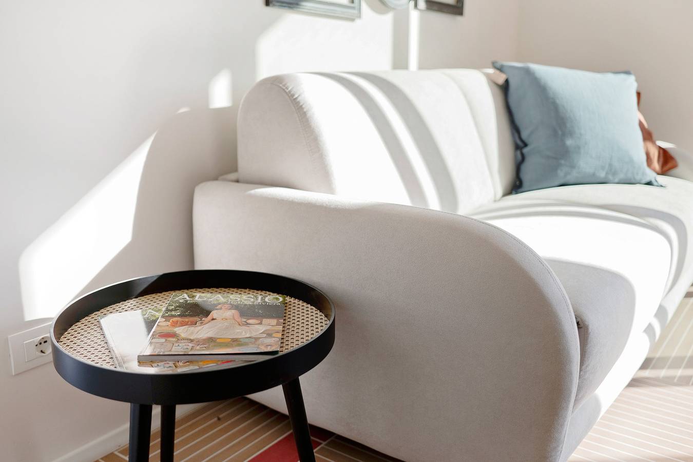 Entire apartment, Apartment 'Corallo' with Sea View, Private Terrace and Wi-Fi in Bande di Là-Rollo, Cervo (Liguria)