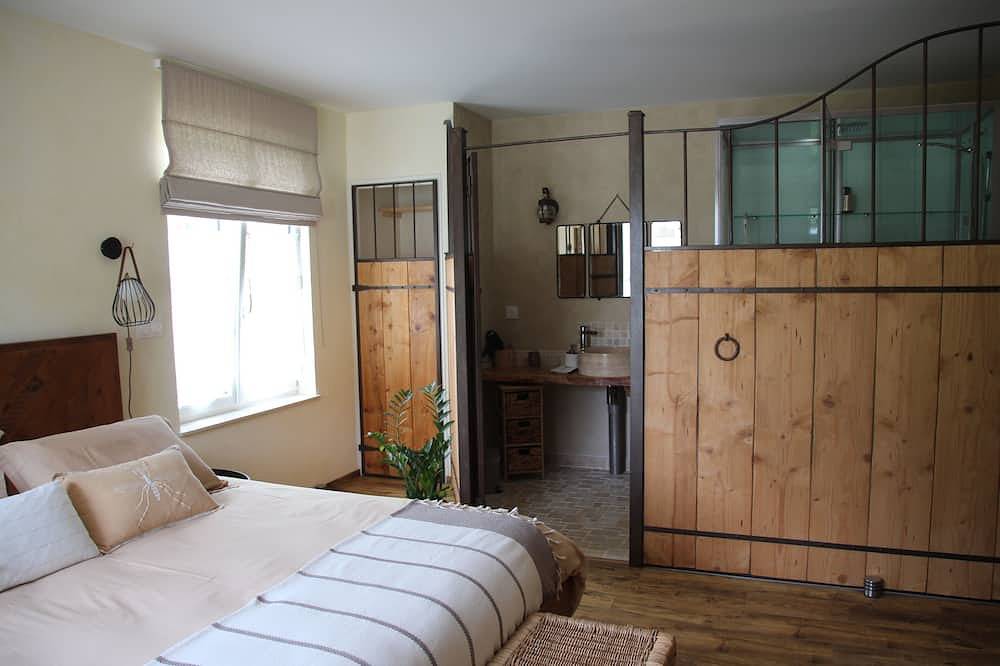 \"Le clos des flâneries\" 10 minutes from the Champagne vineyards. in Bouy, Marne