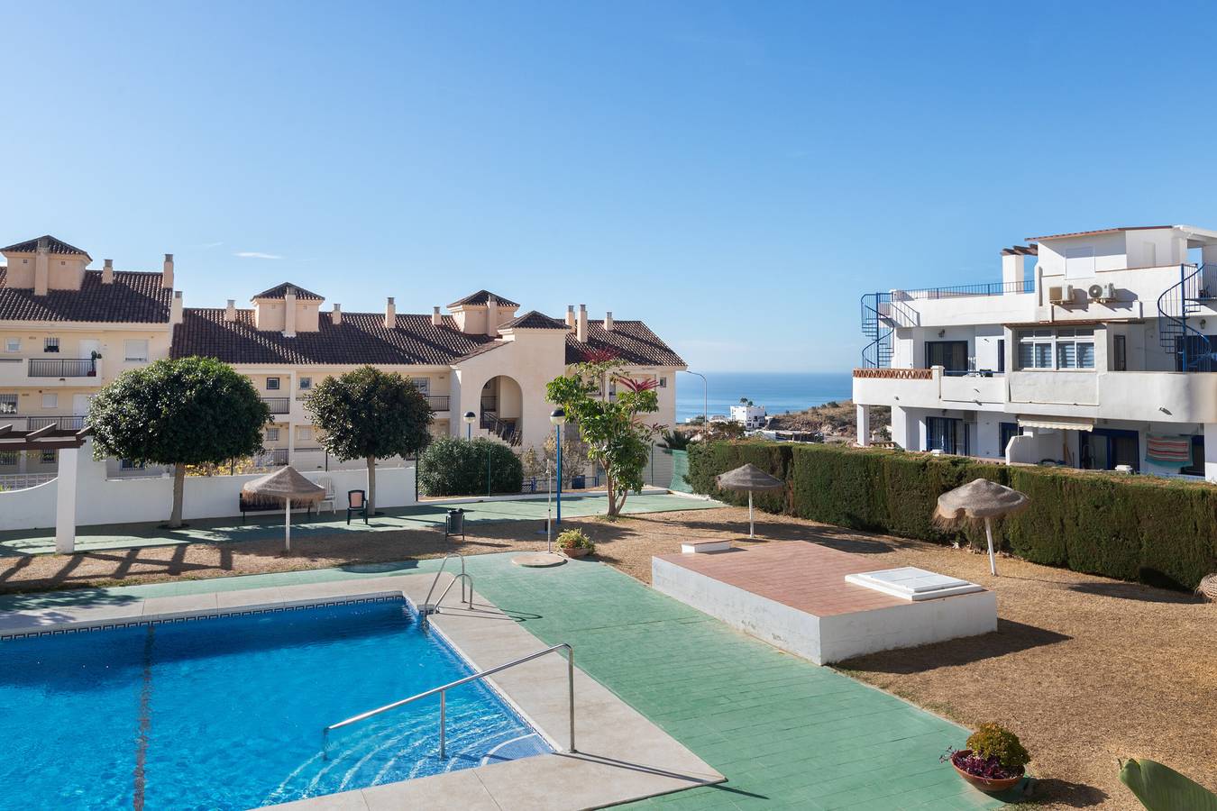 Apartamento entero, Apartamento 'Las Mimosas' con vistas al mar, Wi-Fi y aire acondicionado in Benalmádena, Costa del Sol