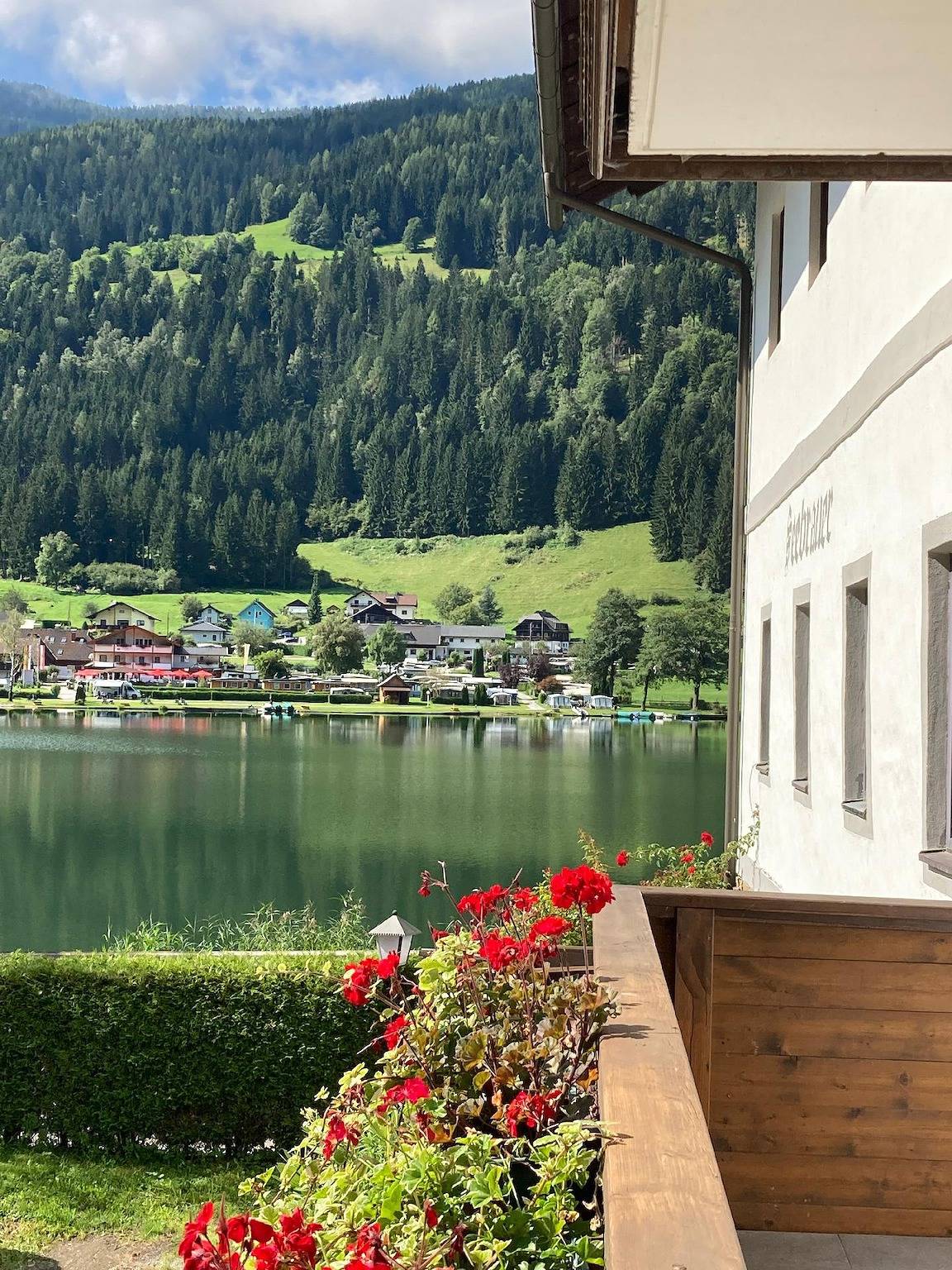 Ganze Ferienwohnung, Appartement 1 Schlafzimmer mit Balkon, no.11 in Feld am See, Klagenfurt-Villach