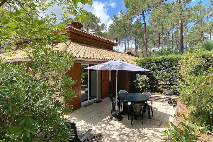 Gîte pour 4 personnes, avec piscine et jardin