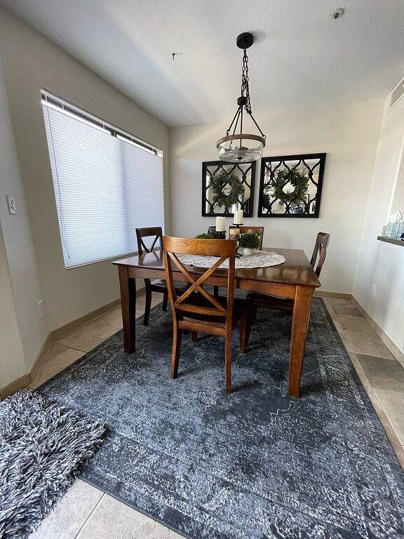 Vacation rental for 4 people, with terrace and yard as well as pool in Gilbert