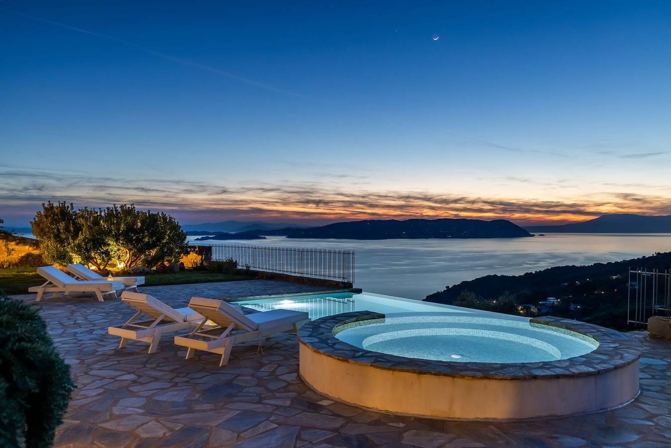 Rodon Luxury Villas "Aura" in Islas Espóradas