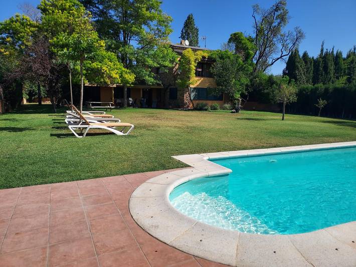 Casa rural para 6 personas, con jardín y terraza, Se admiten mascotas en Camallera