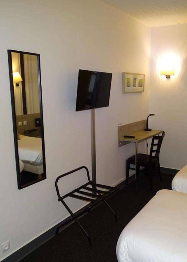 Standard Twin Room - Non-Smoking in Angoulême, Charente