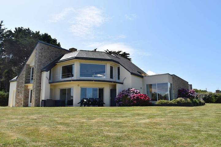 Villa pour 18 personnes, avec jardin ainsi que jacuzzi et sauna