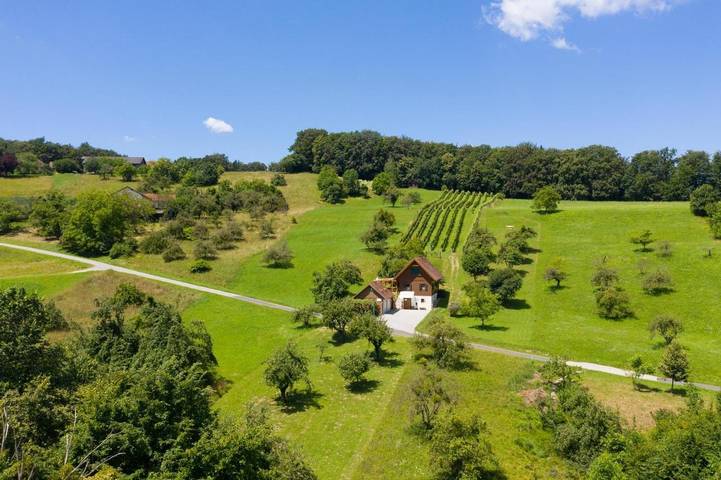 Ferienwohnung für 6 Personen, mit Terrasse und Garten sowie Sauna und Ausblick