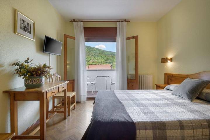 Hôtel pour 2 personnes, avec terrasse dans Hecho - 2