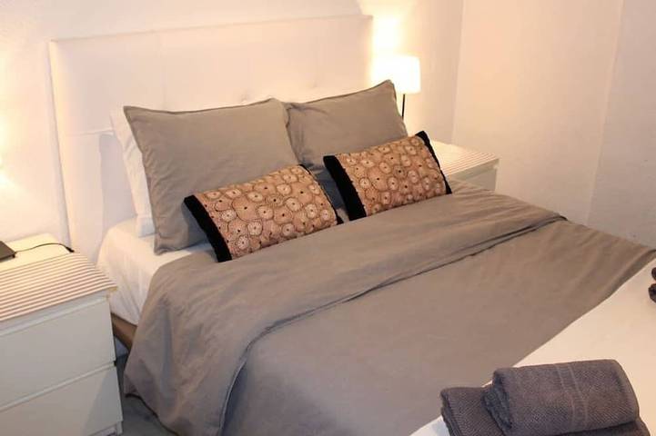 Appartement entier, Spacieux appartement de 3 chambres en face de la plage in Buenas Noches, Estepona