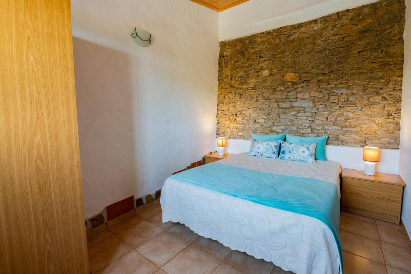 Cottage „Casa Do Celeiro“ mit Bergblick, Gemeinschaftspool und Wlan in Saboia, Costa Alentejana