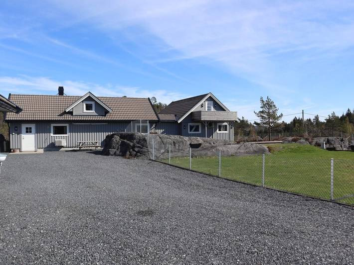 Feriehus for 7 personer, med terrasse, barnevennlig i Risør