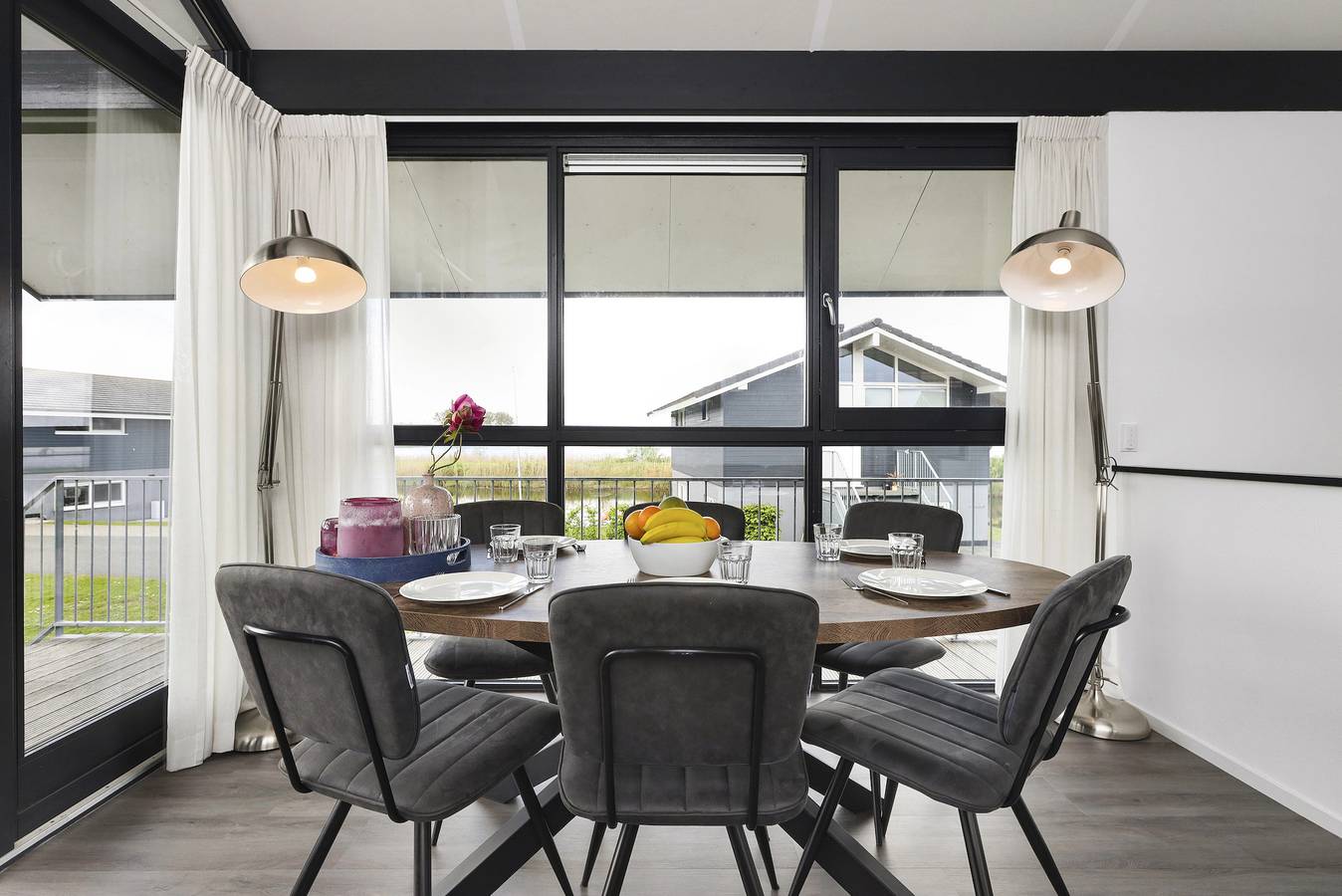 Bungalow für 4 Personen mit Terrasse in Friesland