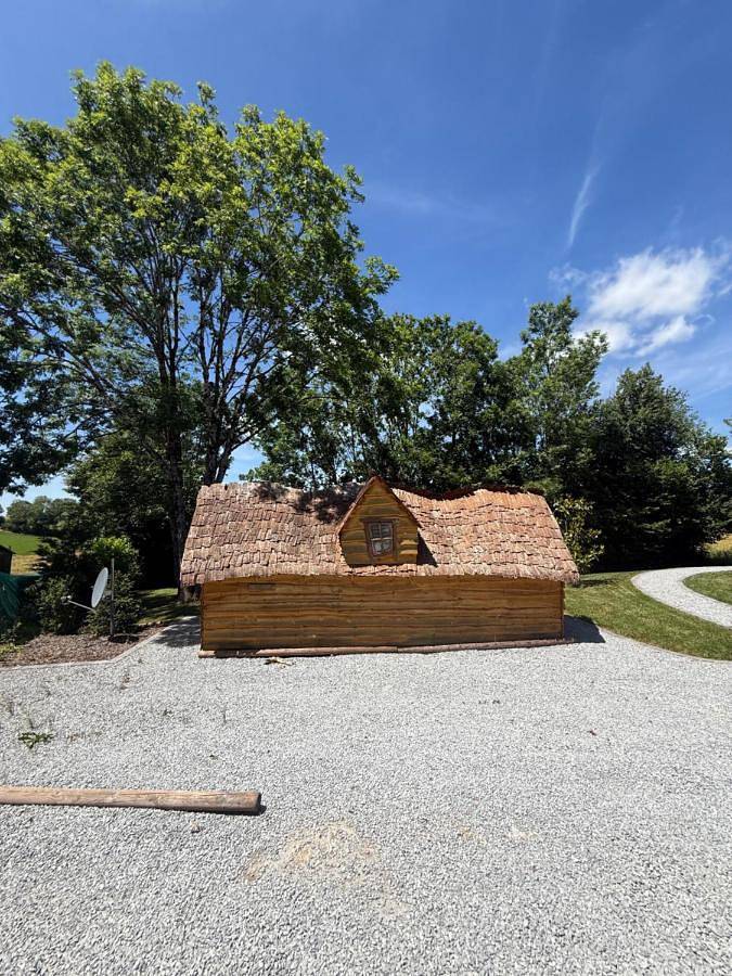 Gîte pour 4 personnes, avec jardin ainsi que jacuzzi et piscine, adapté aux familles à Loray - 4