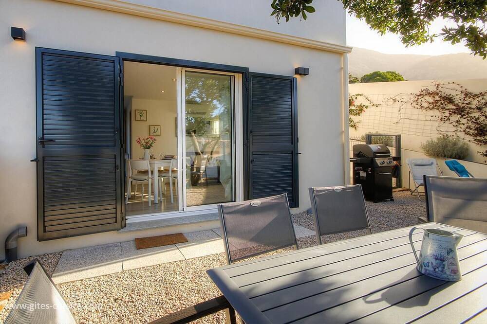 Appartamento intero, Terrazza T3 Sea View, nuova, climatizzata, tranquilla, vicino a spiagge e negozi in Galeria, Parco naturale regionale della Corsica