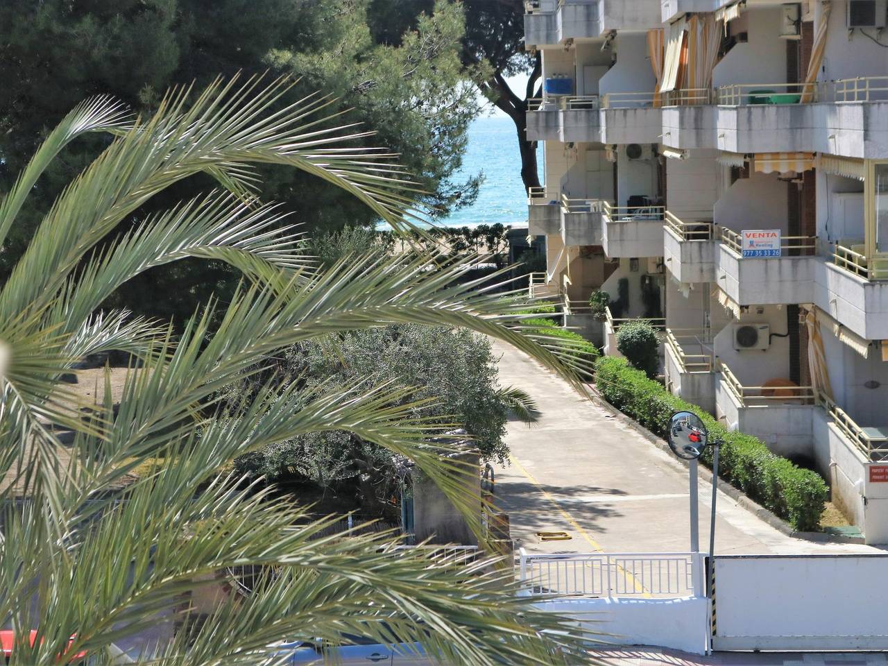 Entire vacation apartment, Inmobooking Pins Ii, air-conditioned and one minute from the beach in Vilafortuny, Cambrils