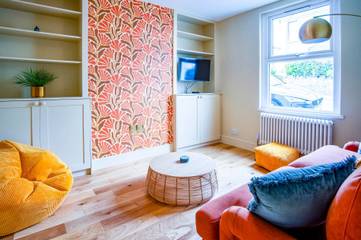 Vacation Rental for 4 Guests in Swansea region, Picture 1