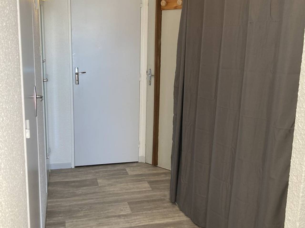 Geheel appartement, Charming 2-room apt in Alpe d'Huez, 4 people, south-facing balcony, ski locker in Huez, Écrins Nationaal Park