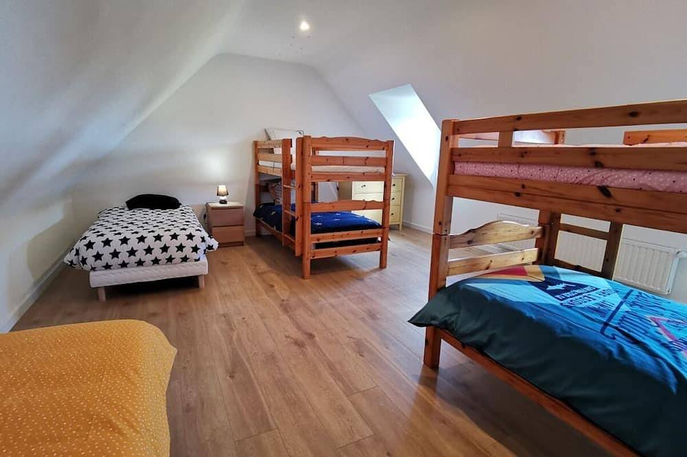 Maison de vacances à quelques pas de la plage : A la maison de Goulannou in Tréflez, Côte des Légendes