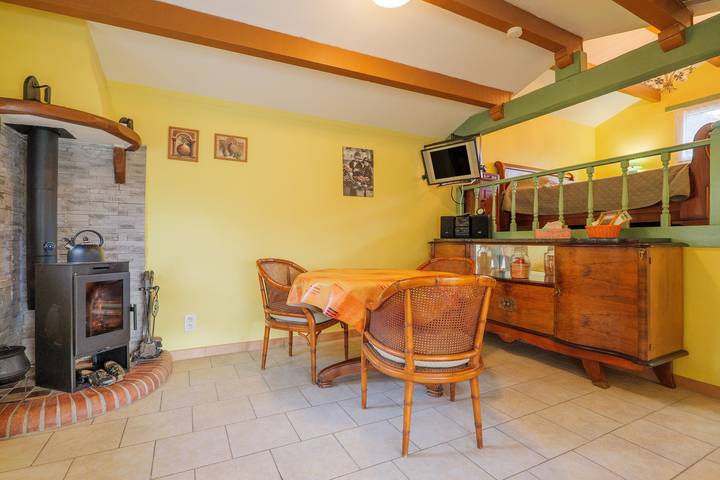 Gîte Lagachon: vista montagna, terrazza e giardino privati in Saint-Étienne-de-Boulogne, Parc naturel régional des Monts d'Ardèche